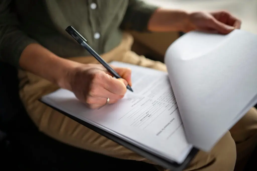 Woman checking requirements for legal separation in Minnesota